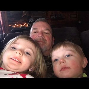 Meet your Posher, Gregory